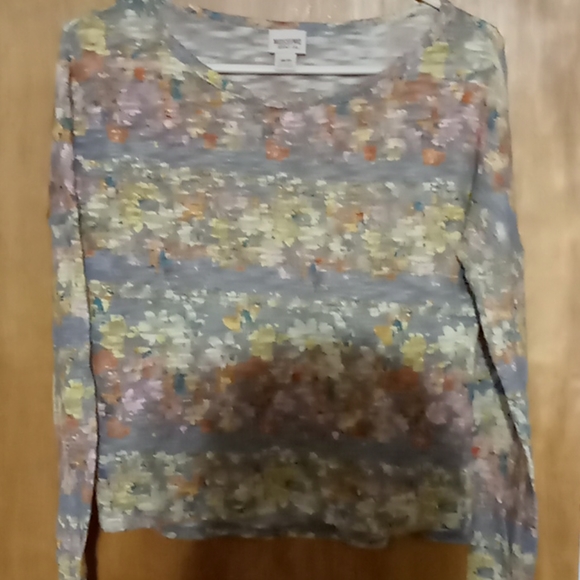 Sweater - Picture 6 of 6